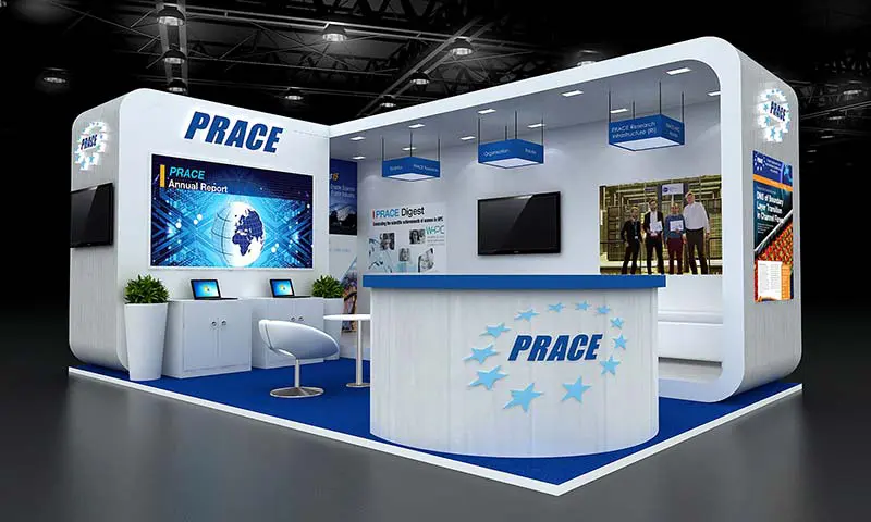Booth pameran modern dengan branding dan pencahayaan